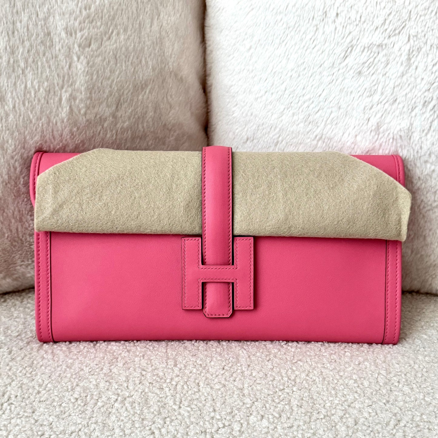 Hermès Jige 29 Clutch in Rose Azalee