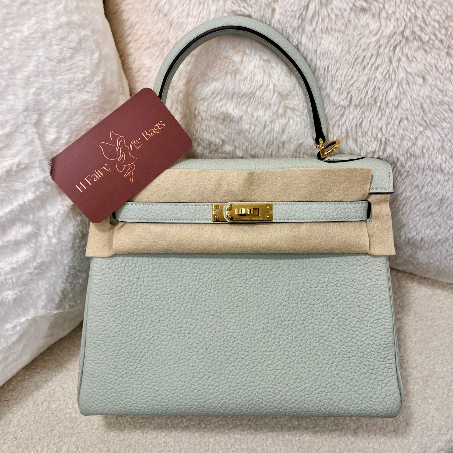 Hermès Kelly 25 Gris Neve with Gold Hardware