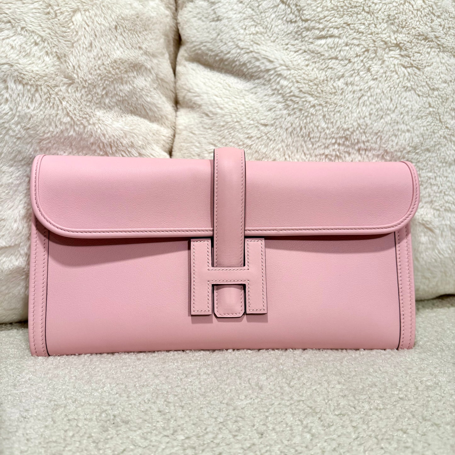 Hermès Jige 29 Clutch in Rose Sakura Swift Leather